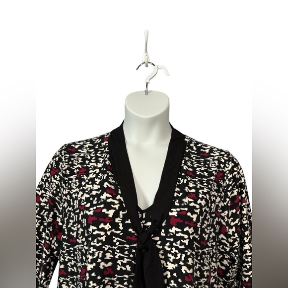 NWOT, Claire France, Soft and Flowy Plus Size Blouse, 2X, Black, Red, White - Picture 3 of 8